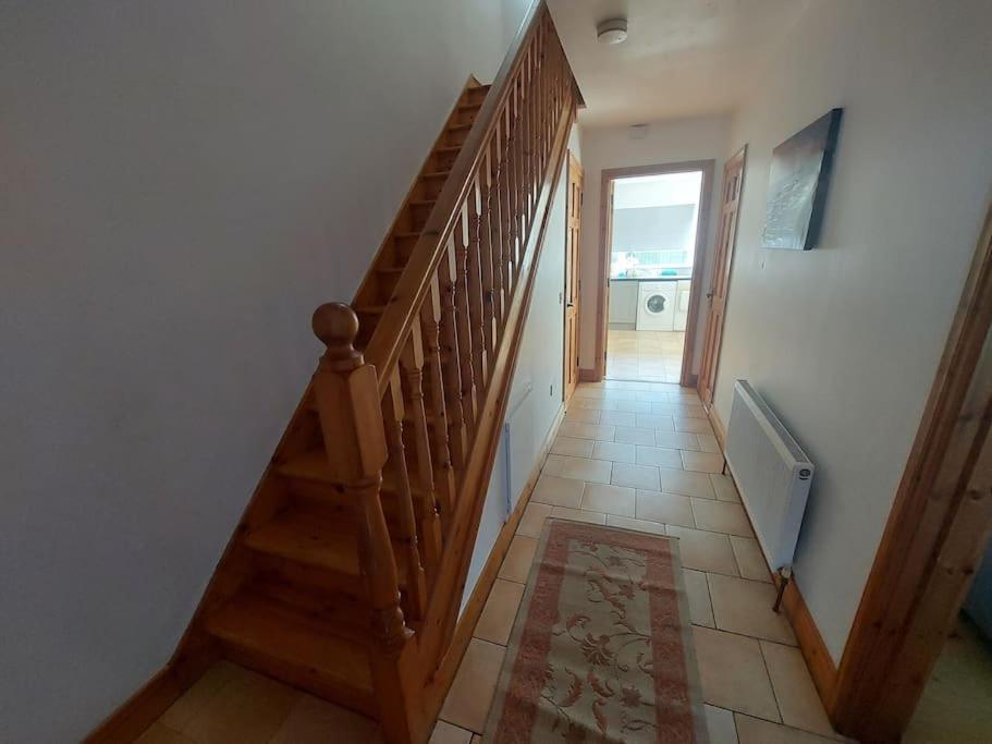 3 Bed Semi-Detached House In A Quite Estate Bruff Exterior foto
