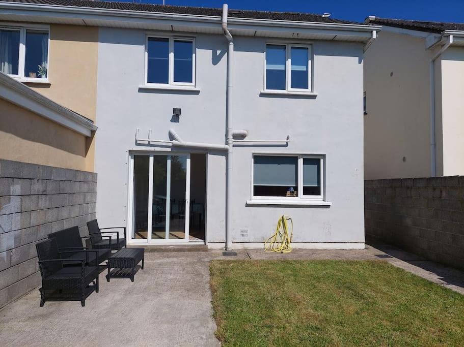 3 Bed Semi-Detached House In A Quite Estate Bruff Exterior foto