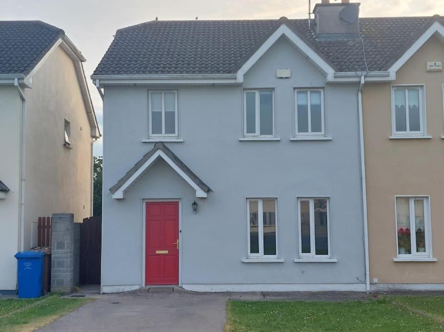3 Bed Semi-Detached House In A Quite Estate Bruff Exterior foto
