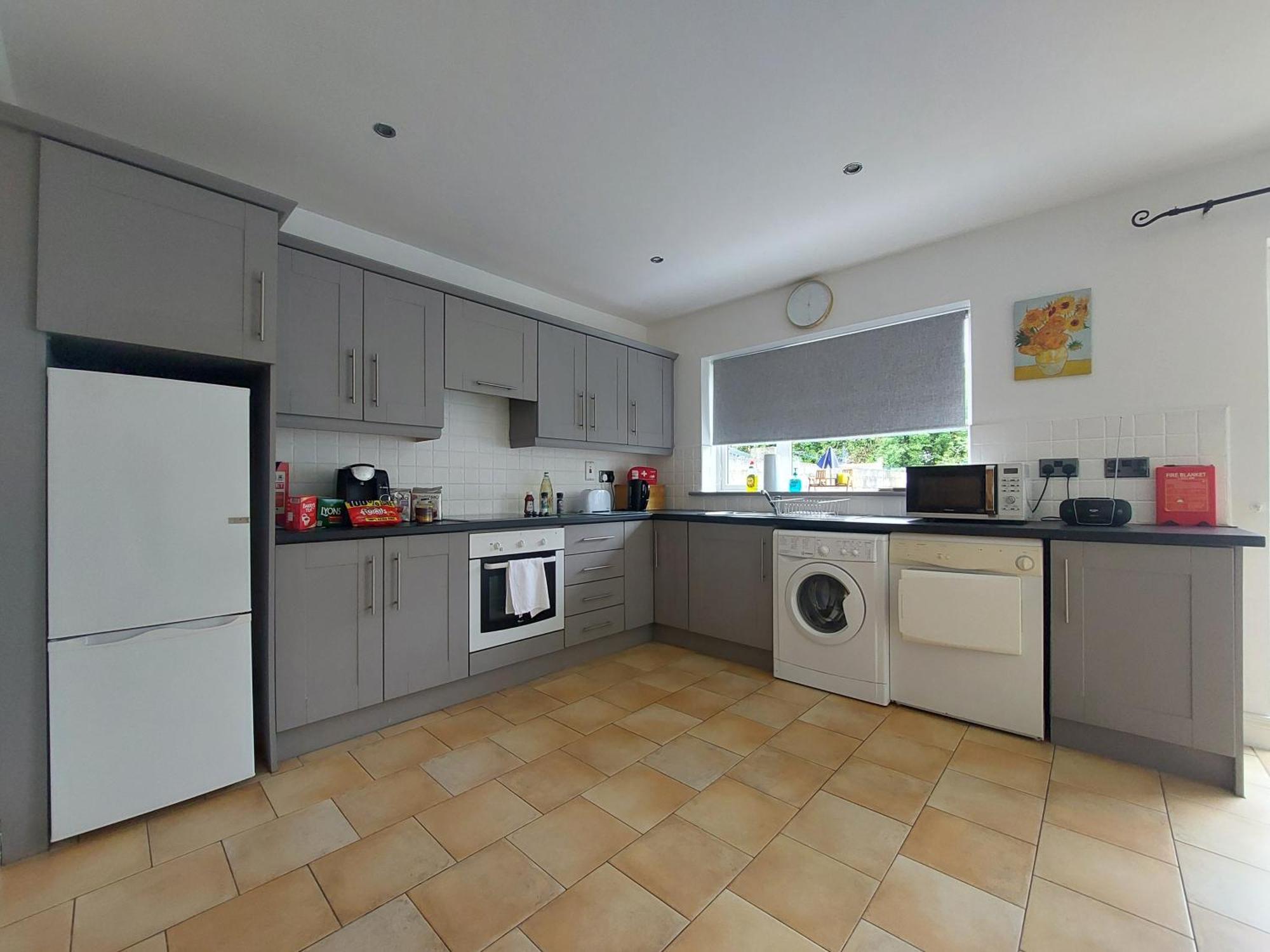 3 Bed Semi-Detached House In A Quite Estate Bruff Exterior foto