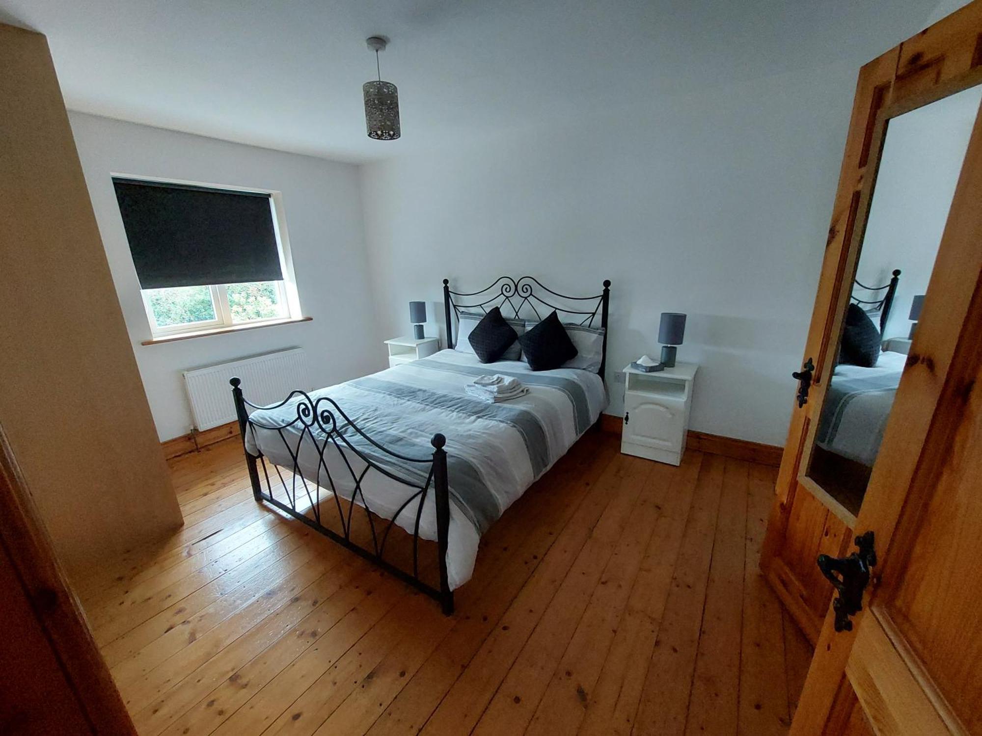 3 Bed Semi-Detached House In A Quite Estate Bruff Exterior foto